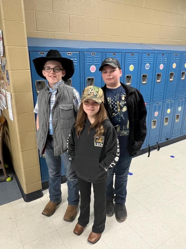 kids wearing hats